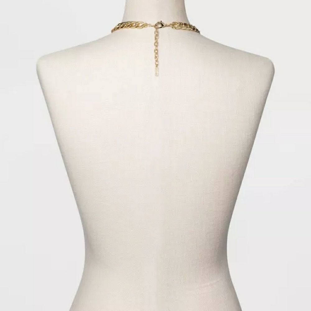 Gold Chunky Chain Link Statment Necklace - Picture 4 of 8
